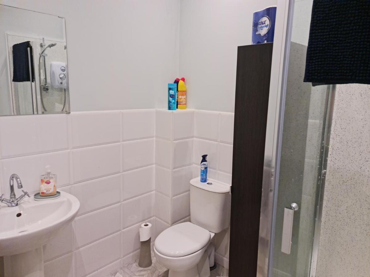 Апартаменты Comfortable 2 Bed Townhouse. Near To Amenities. Beith Экстерьер фото