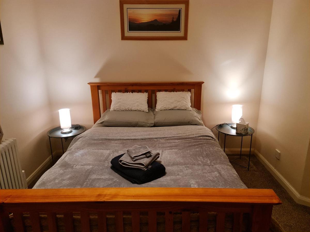 Апартаменты Comfortable 2 Bed Townhouse. Near To Amenities. Beith Экстерьер фото